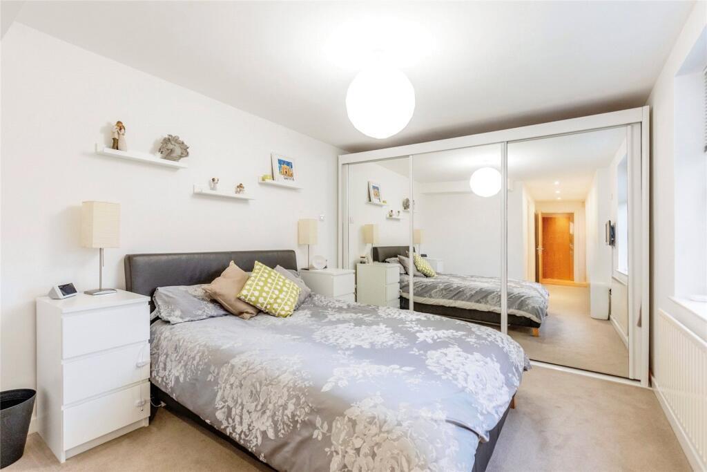Apartment in Luton - View 5