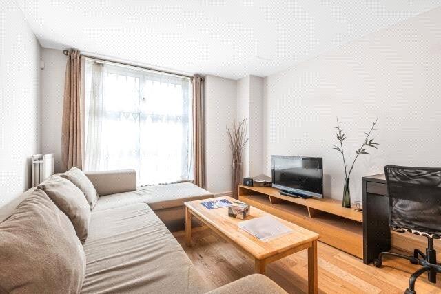Apartment in London, Westbourne Green, Bayswater - More