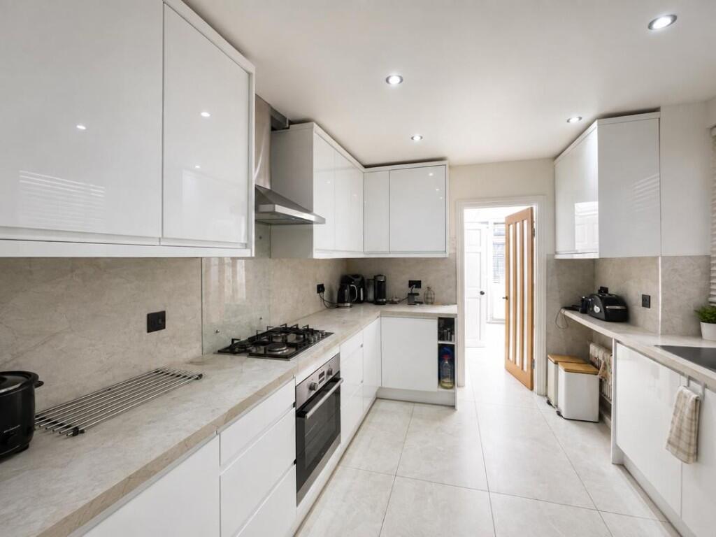 House in London - View 3
