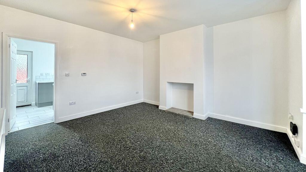 House in Gunness, North Lincolnshire - More
