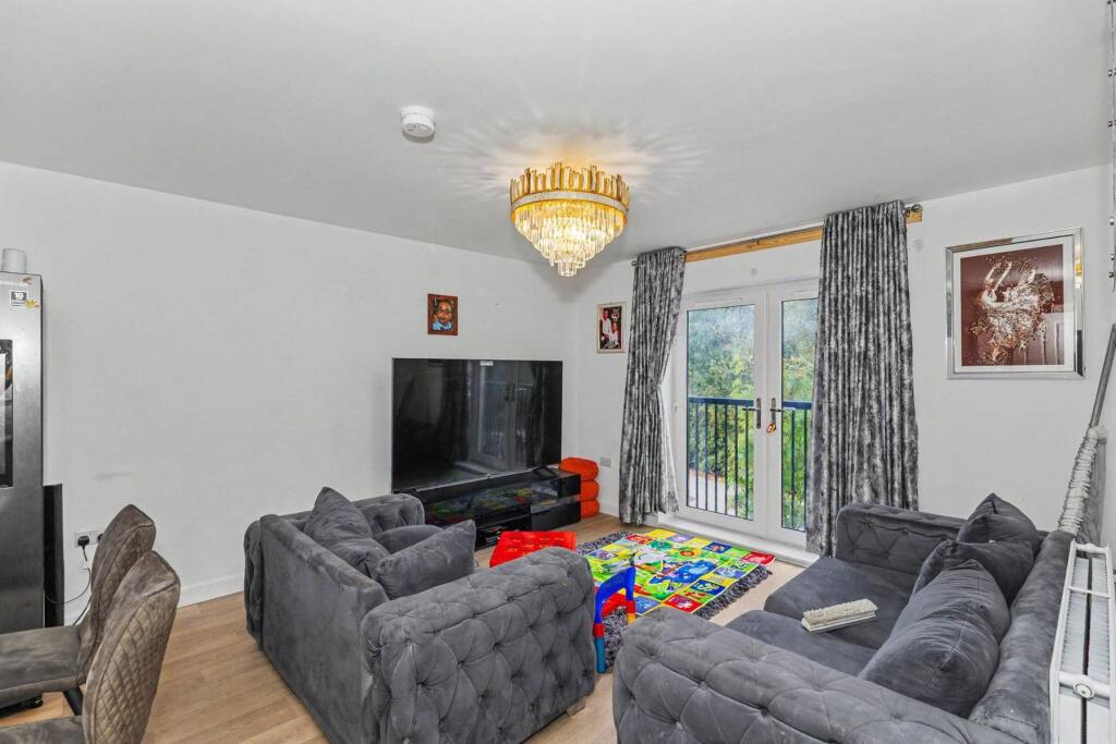 Apartment in Northampton - View 2