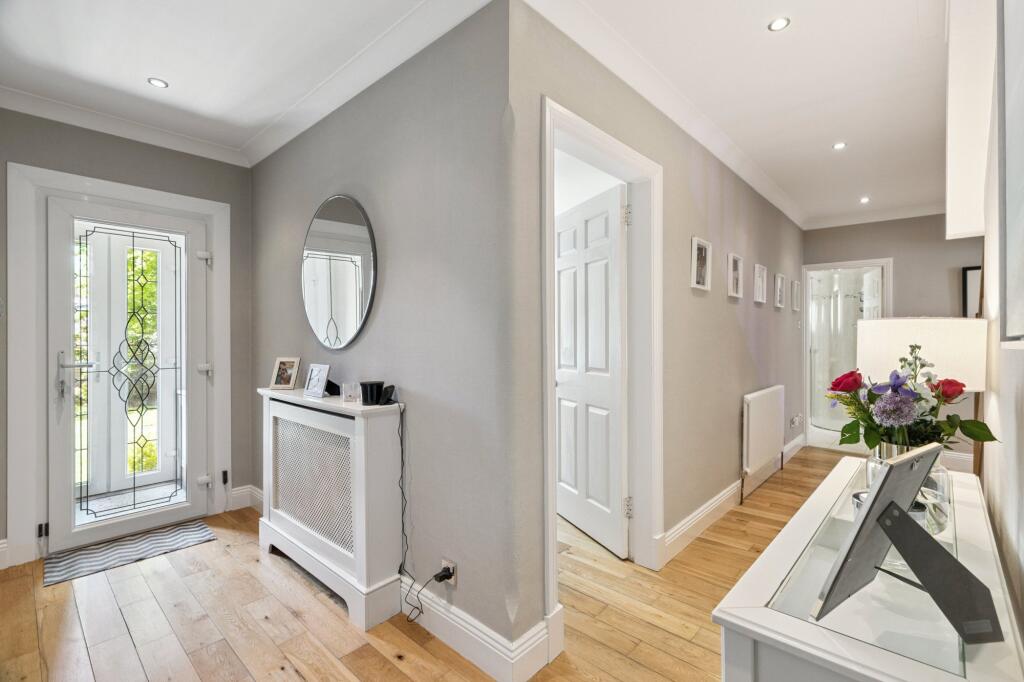 Eaglesham Road, Clarkston, Glasgow photo 4