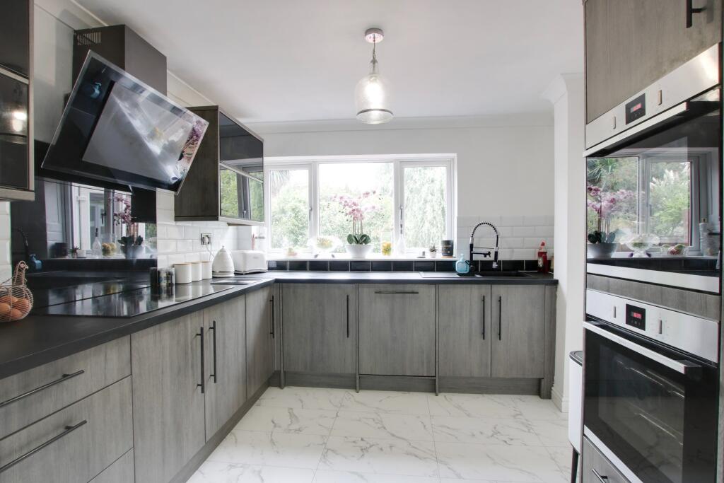 House in Southampton - View 4