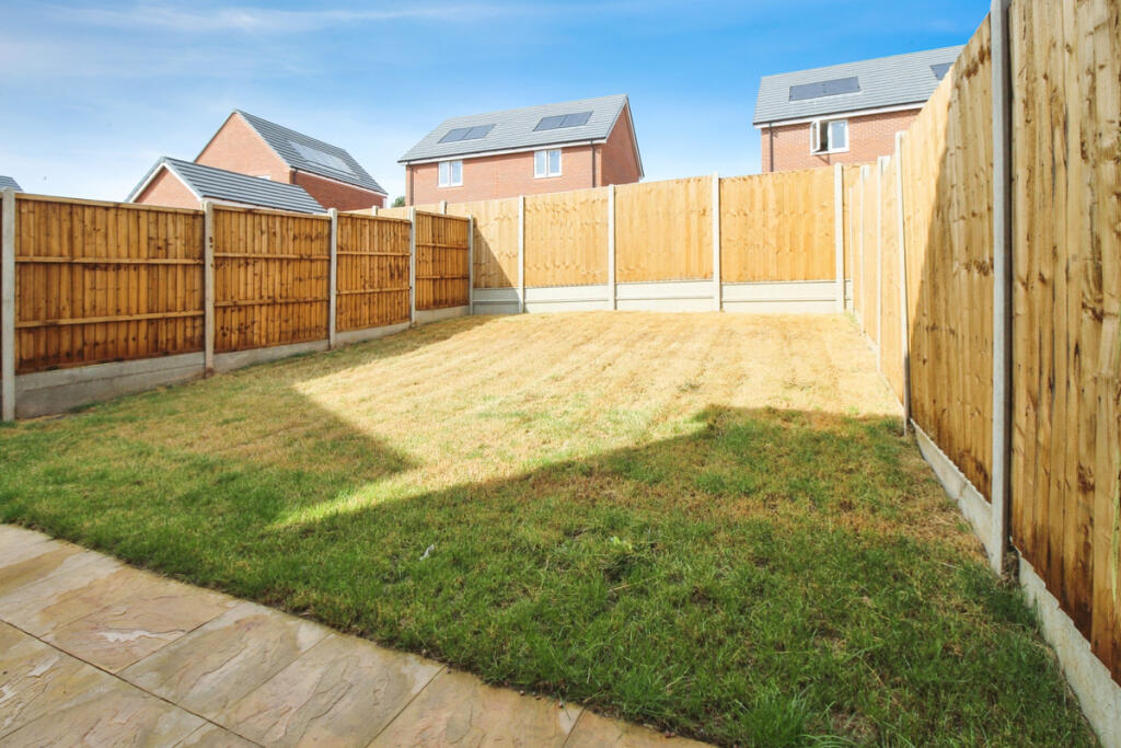 House in Warwick, Stoneleigh View, Kenilworth - View 4