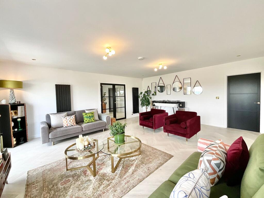 House in Stoke-on-Trent - View 4