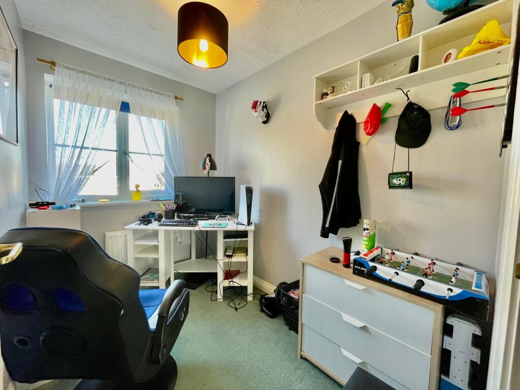 House in Milton Keynes, Shenley Brook End - More