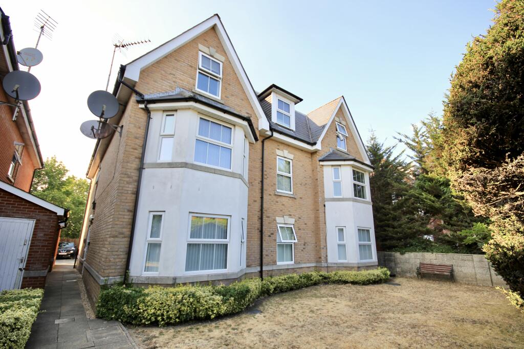 Main image of property: Holdenhurst Road, Bournemouth, Bournemouth Christchurch Poole