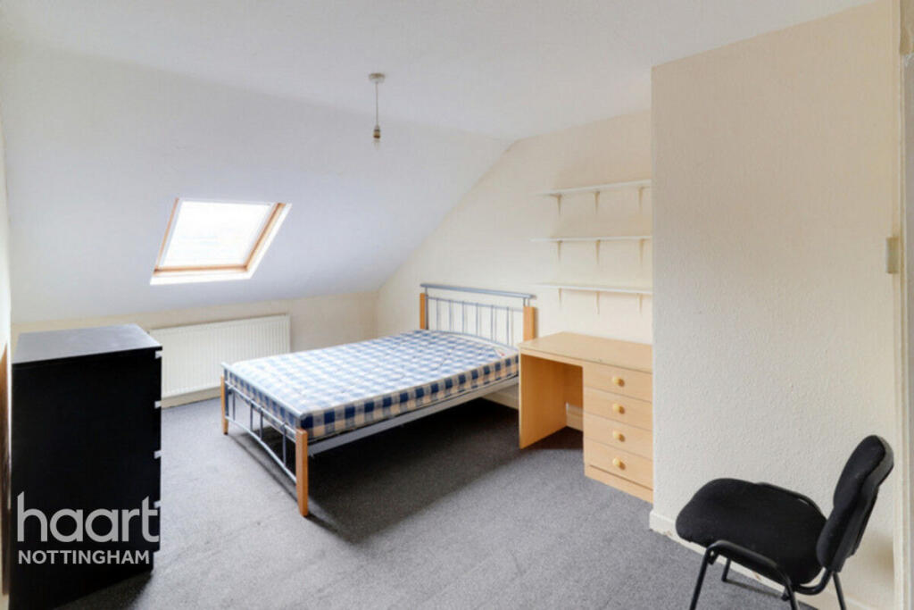 House in Nottingham, Old Lenton, Lenton - More