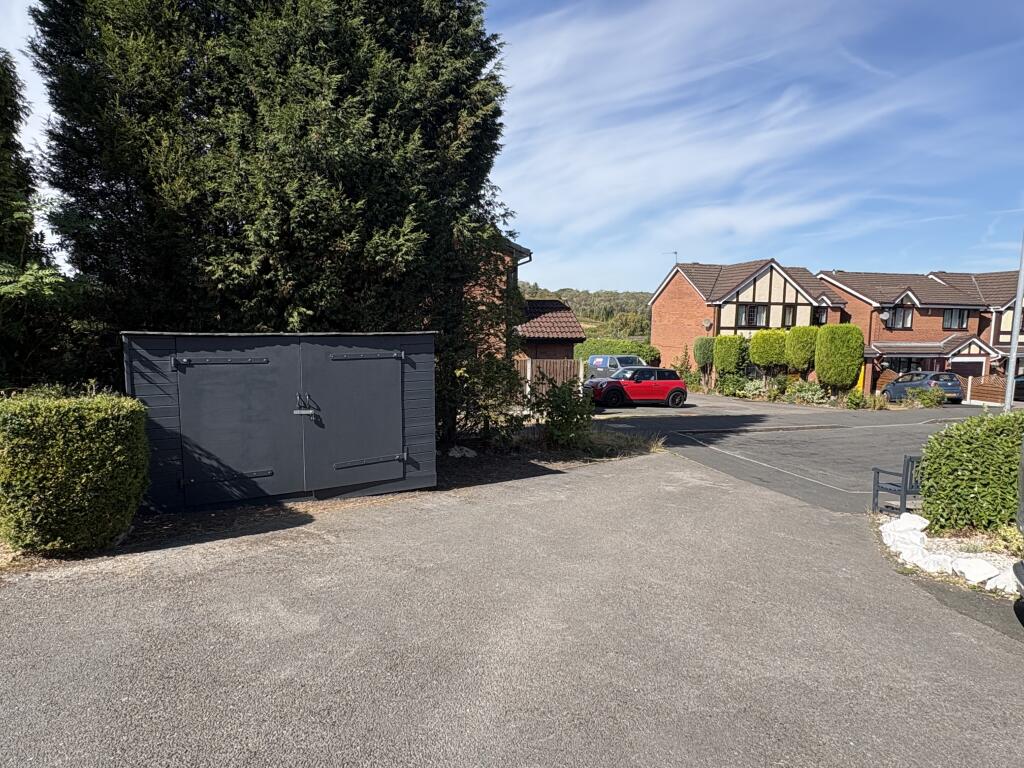 House in Stoke-on-Trent - View 3