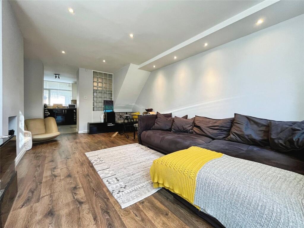 Lambscroft Avenue, London, SE9 photo 3