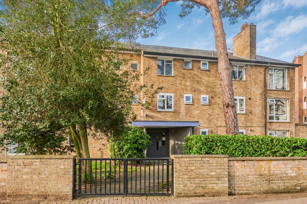 Apartment in London - View 5