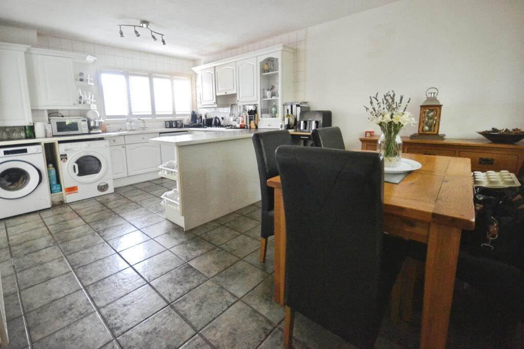 Darleydale, Southgate, Crawley, RH11 - View 2