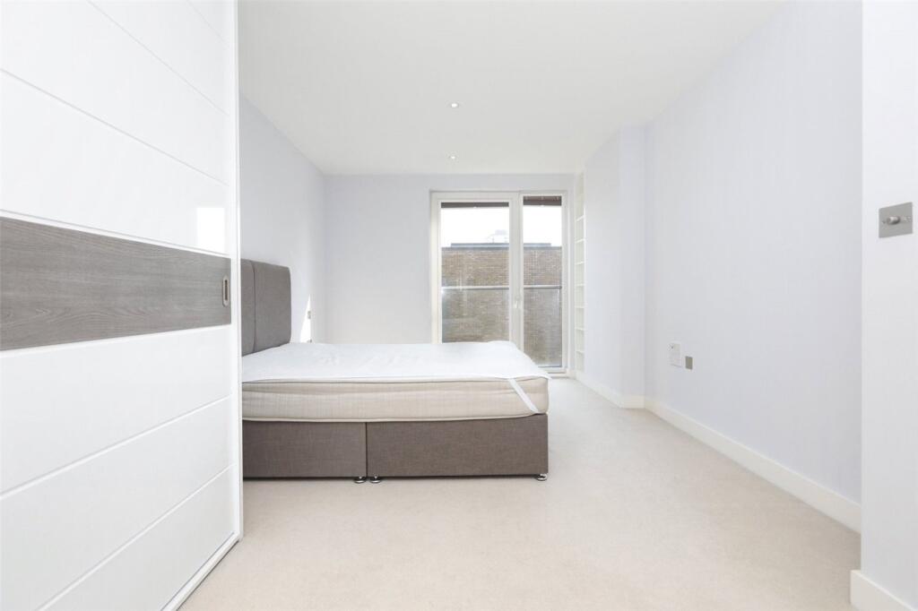 Apartment in London - More
