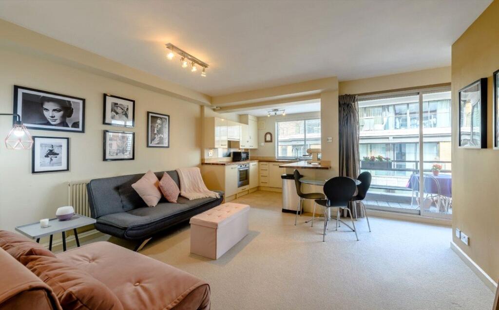 1-bed flat on Campden Hill Road, Kensington, London, W8, £650,000