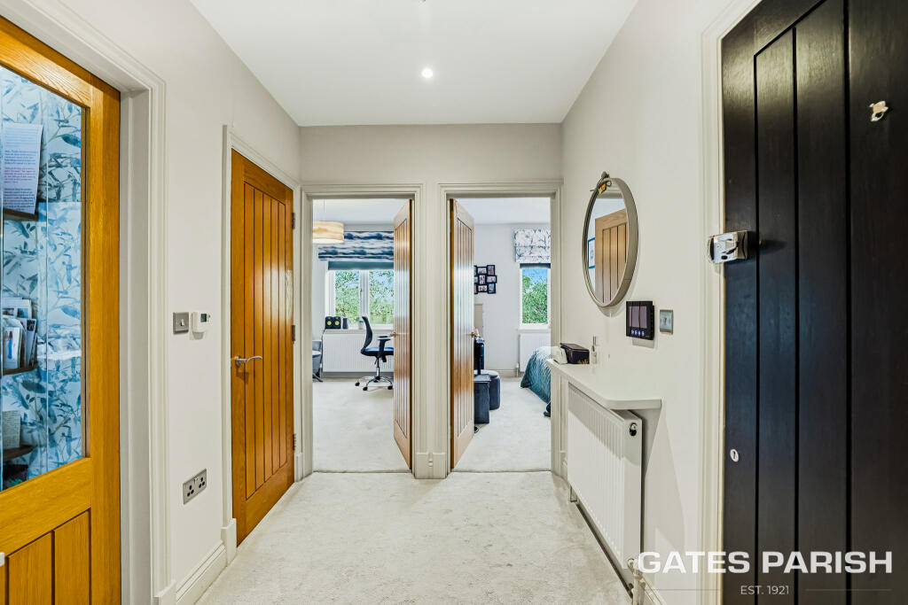 Apartment in Romford - View 4