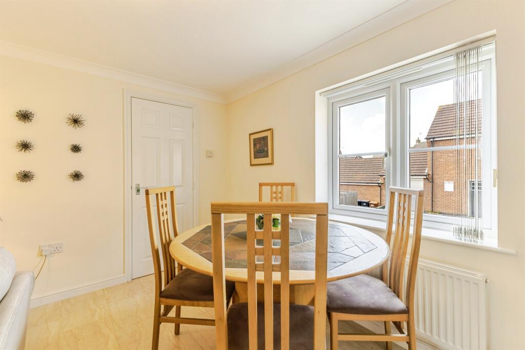 House in Northampton, Wootton - View 5