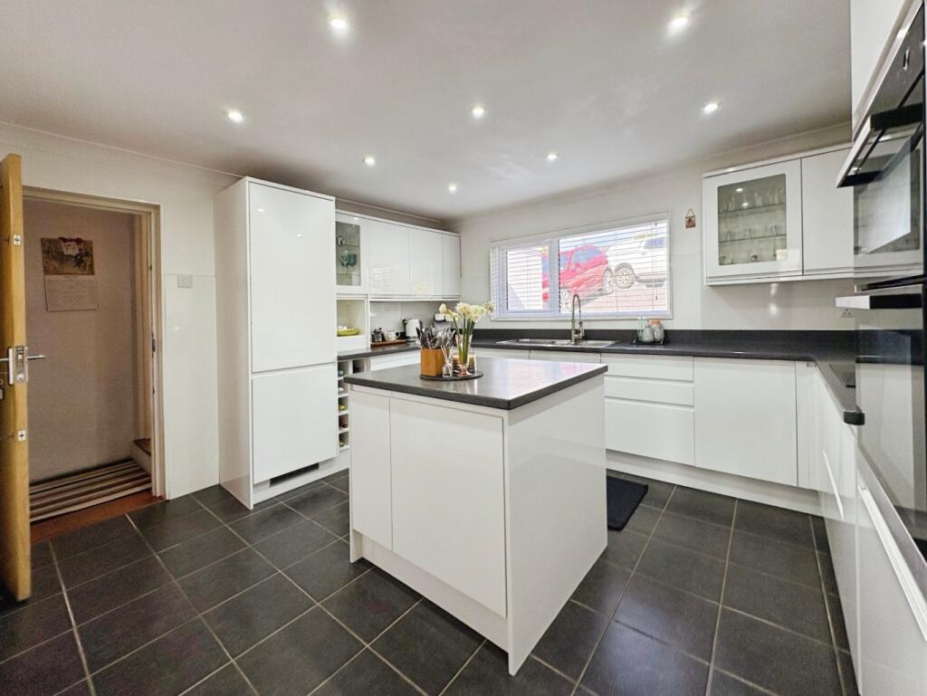 Helston, Superb four bed home – pohled 4