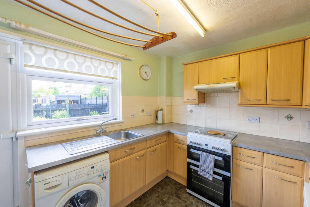 House in Motherwell, North Lanarkshire - View 4