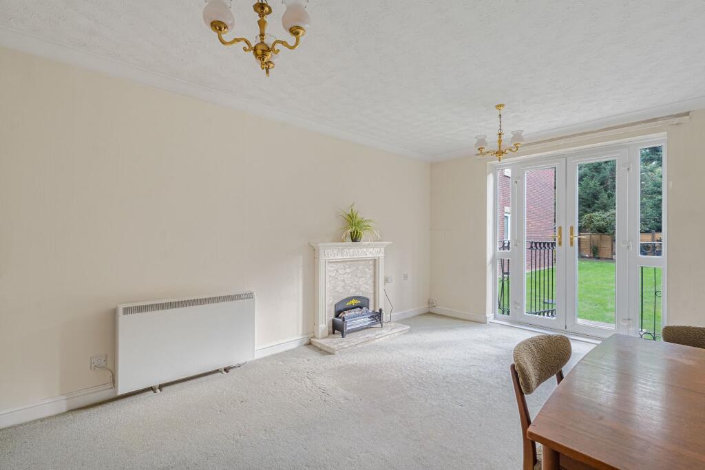 Apartment in Cheltenham, Warden Hill, Lansdown - View 3