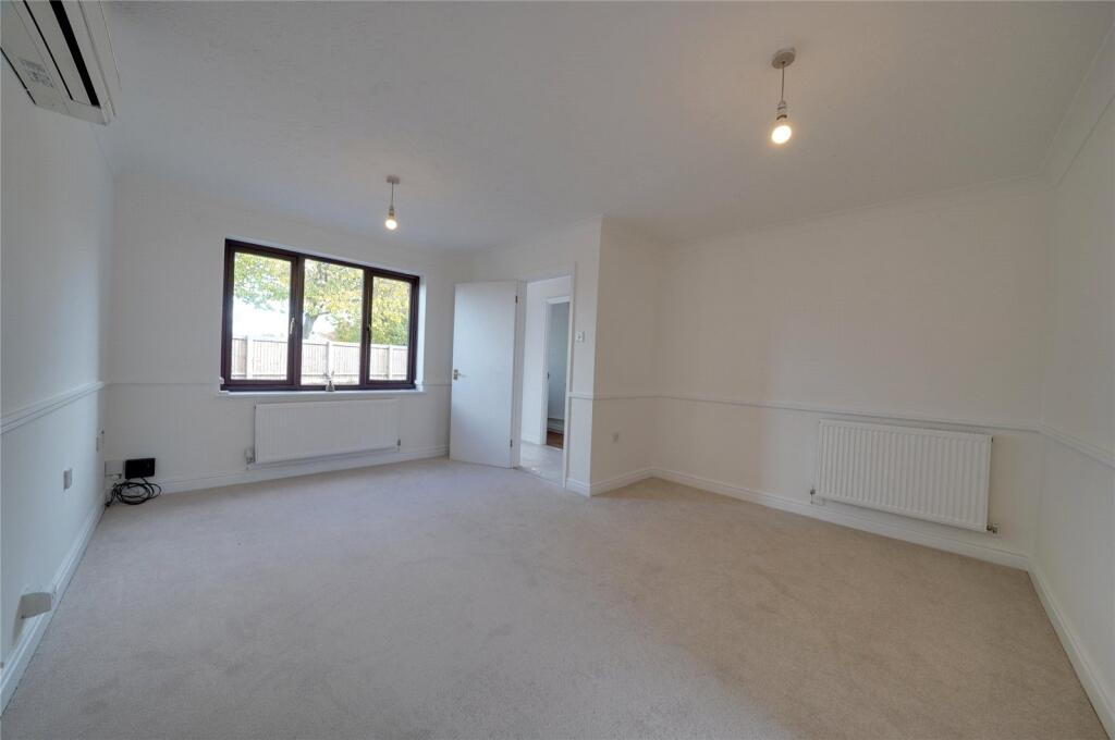 Charles Melrose Close, Mildenhall, Suffolk, IP28 photo 3