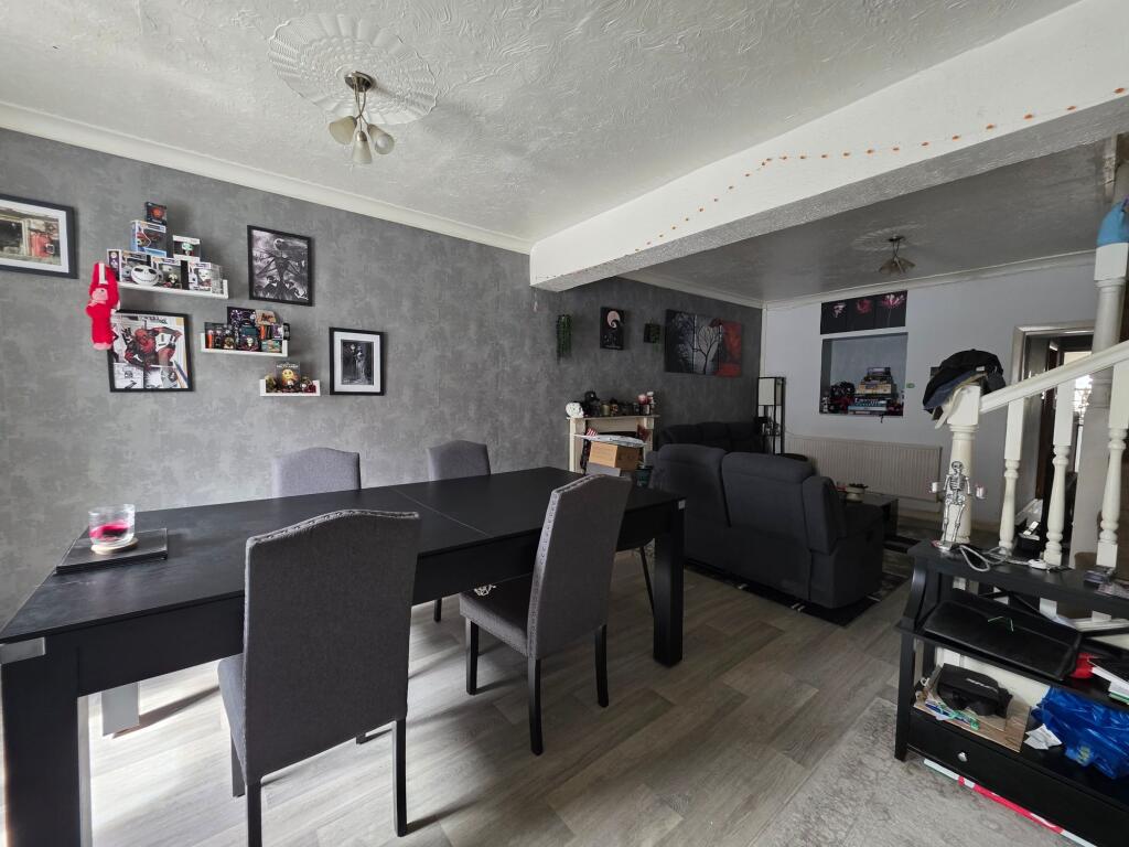 House in Cwmafan, Caerhendy - More