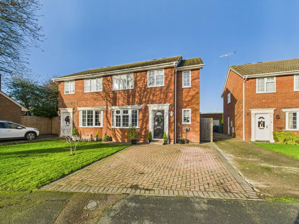 Main image of property: Elm Close, Weston Turville
