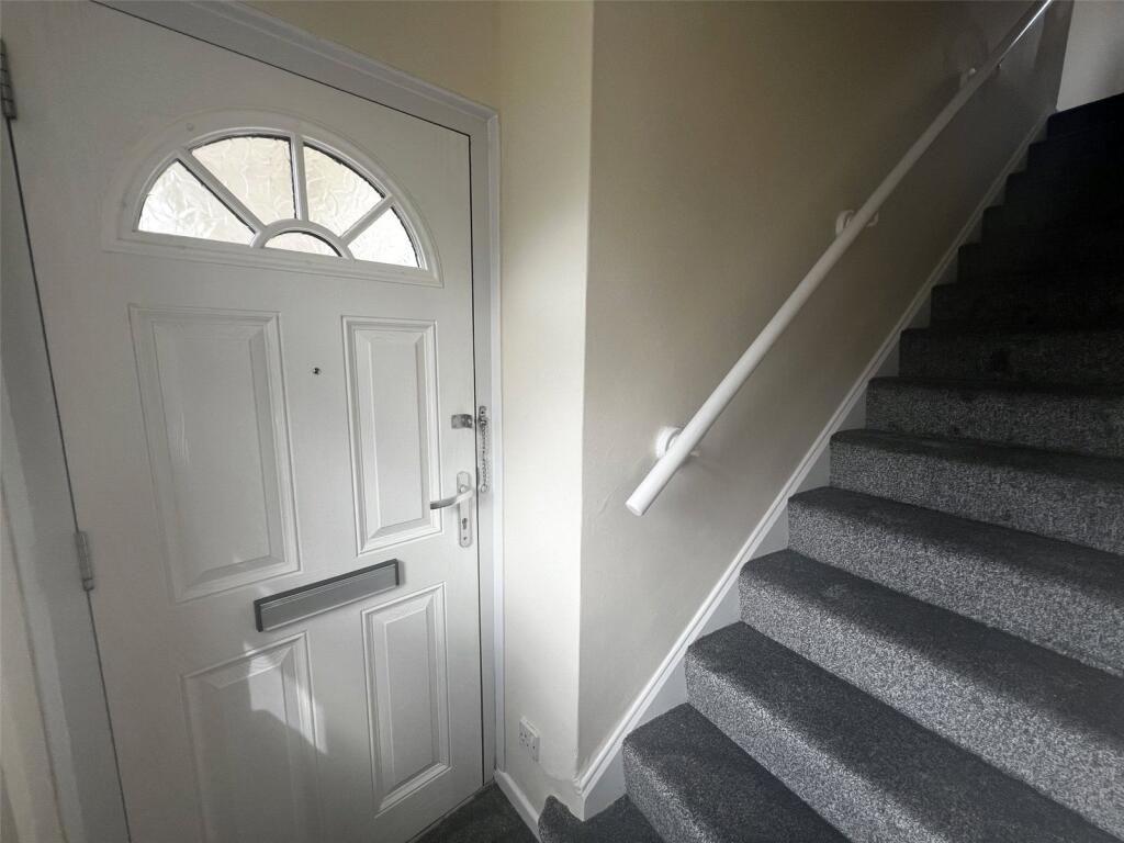 Newbury Road, Heald Green, Cheadle, SK8 photo 3