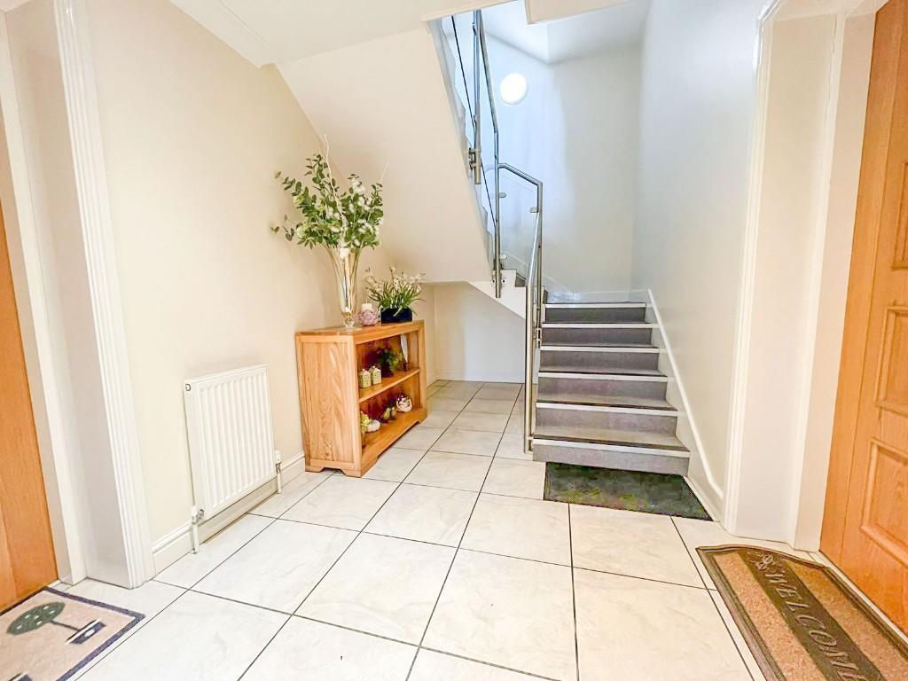 Apartment in Doncaster - View 5