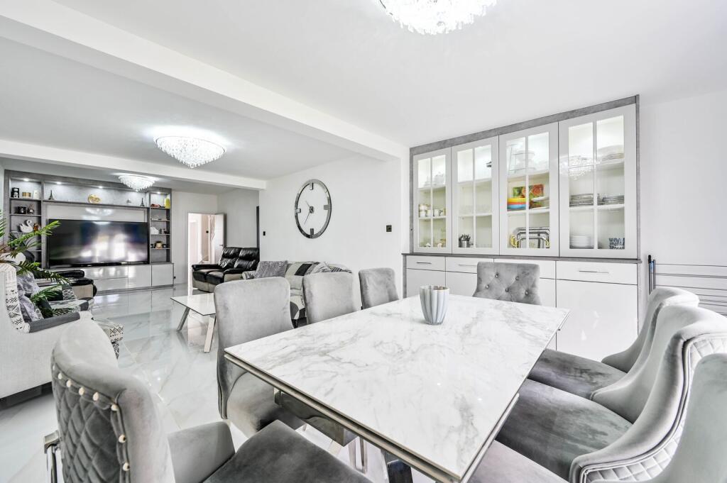 House in Elmbridge, Molesey - View 3