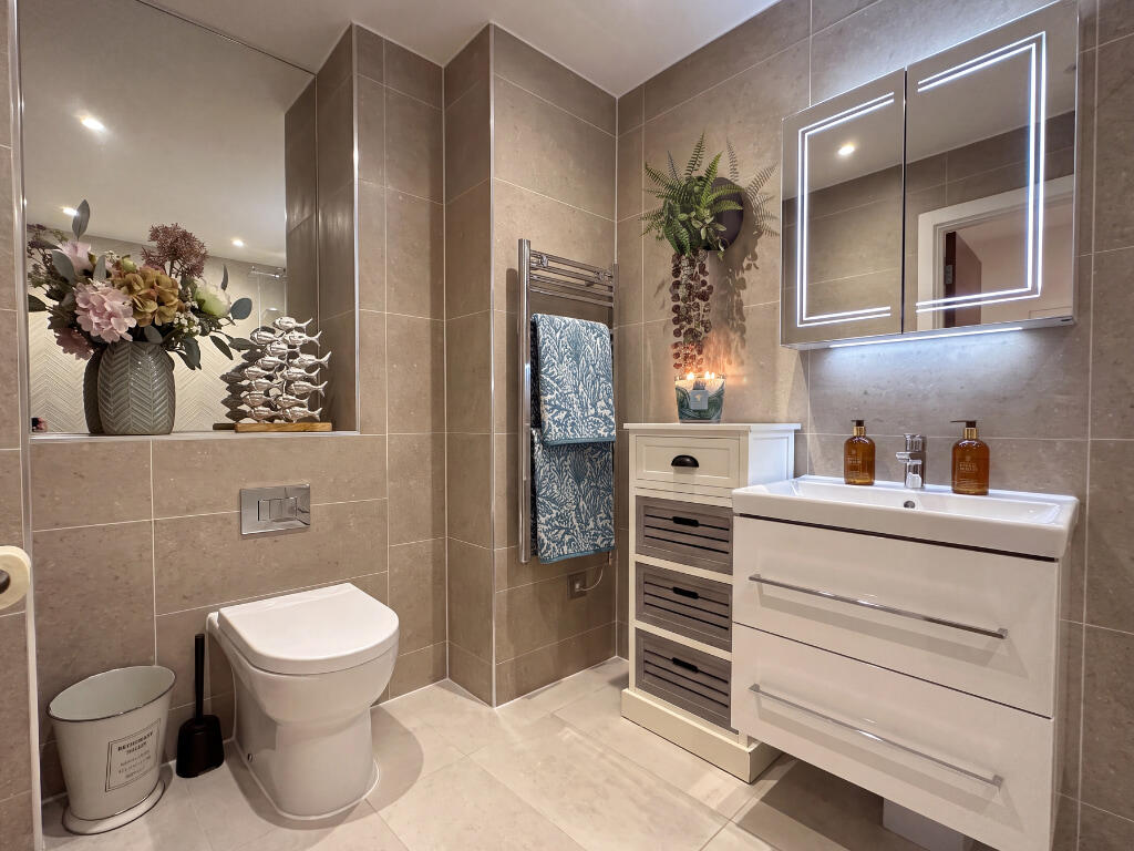 Apartment in Poole - View 4