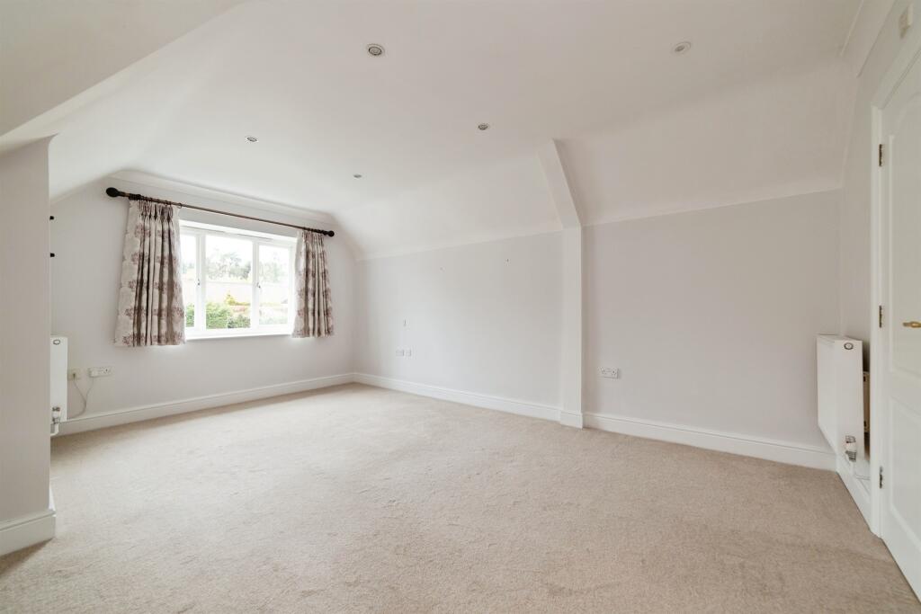 Additional image 9 of Canonsfield Road, Welwyn