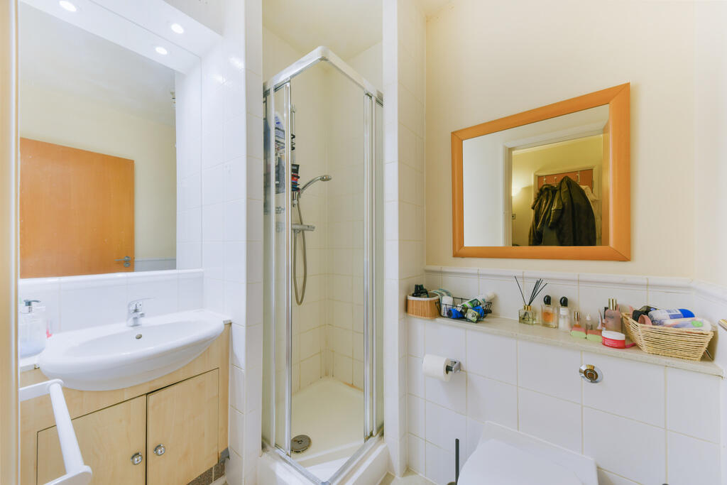 Apartment in London - View 5