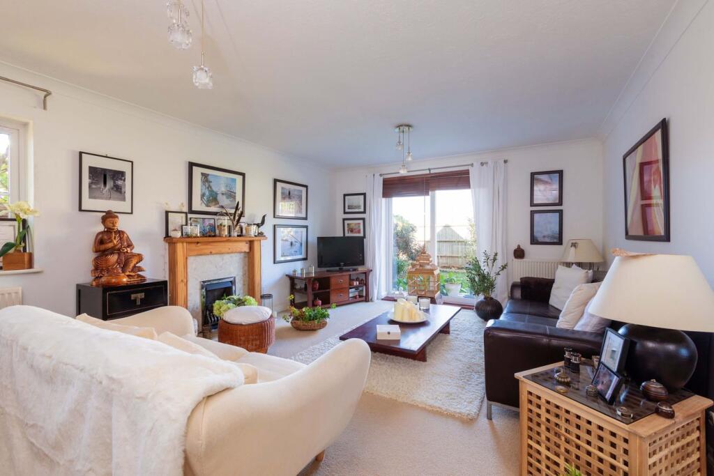 House in Maidenhead, Furze Platt - View 2