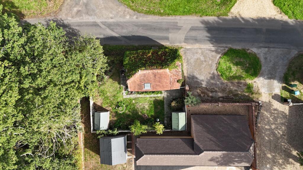 House in Horsham, Billingshurst - More