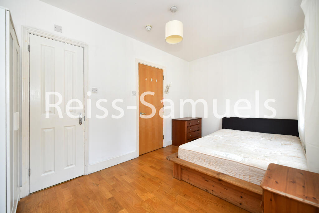6 bedroom town house for rent