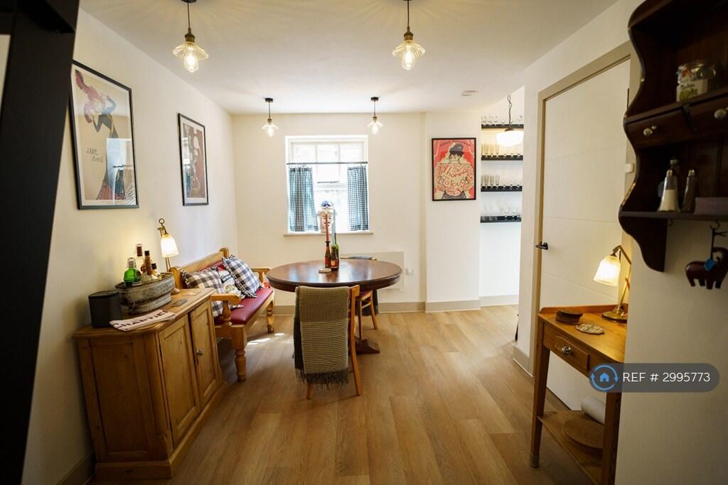 Apartment in Stockport - View 5