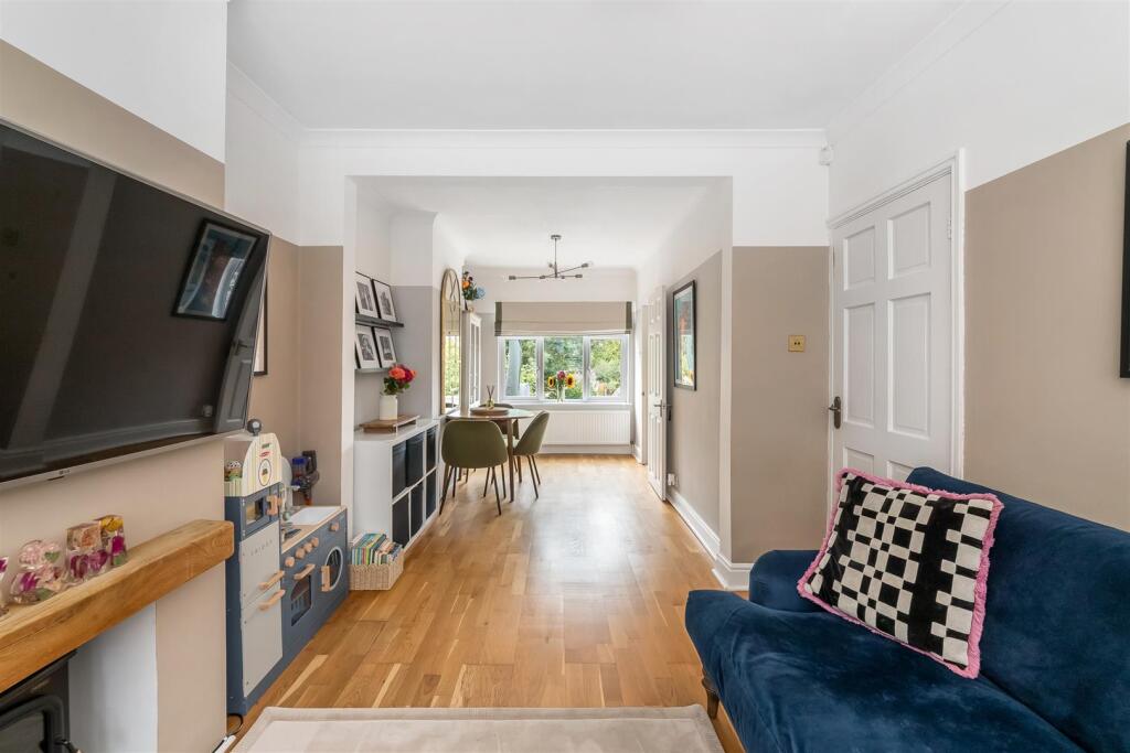 House in Tandridge, Caterham-on-the-Hill - View 4