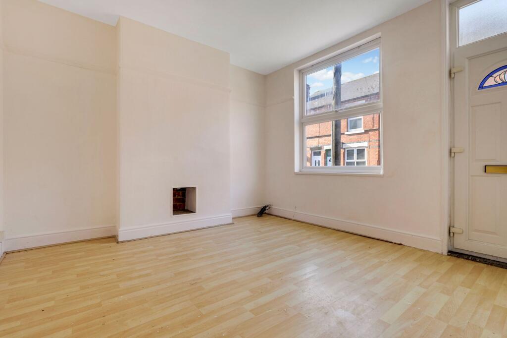 House in Nottingham, Nottinghamshire - View 4