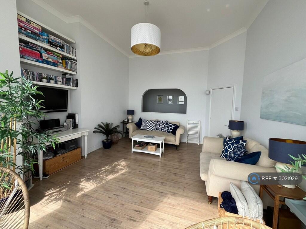 Apartment in Tonbridge - View 3