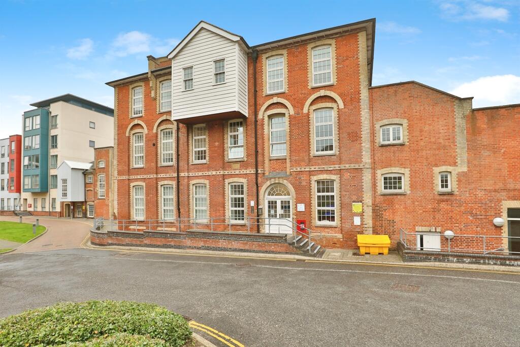 3-bed flat on Paper Mill Yard, Norwich, £190,000