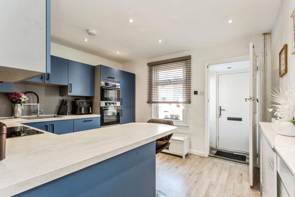 House in Southend-on-Sea - View 5
