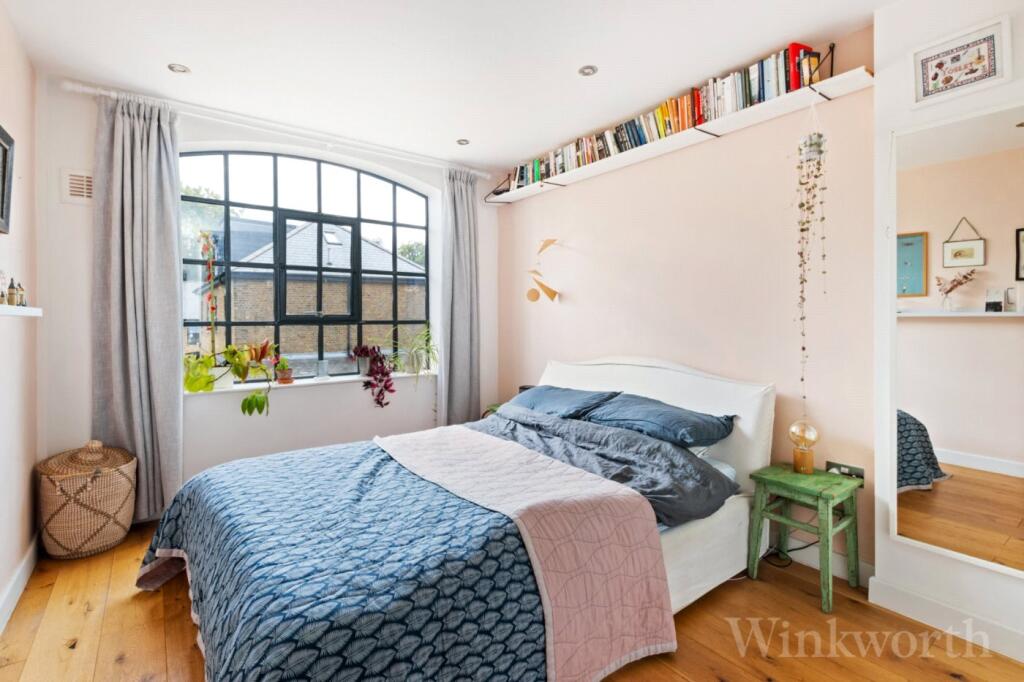 Apartment in London - More