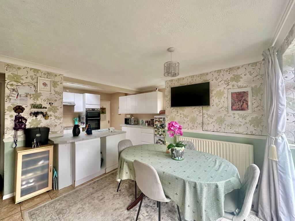 Ringwood Close, Kingsthorpe, Northampton NN2 photo 3
