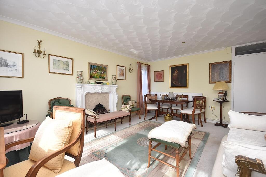 Apartment in Barry, The Knap - View 4