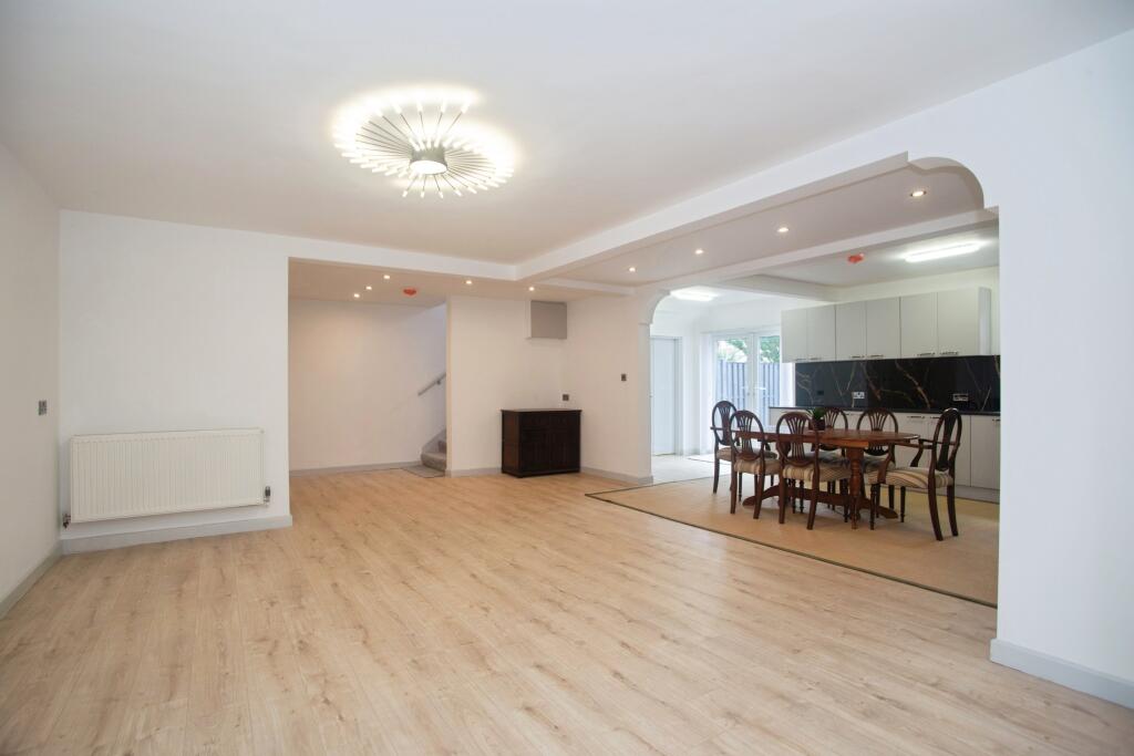 House in Manchester, Greater Manchester - More
