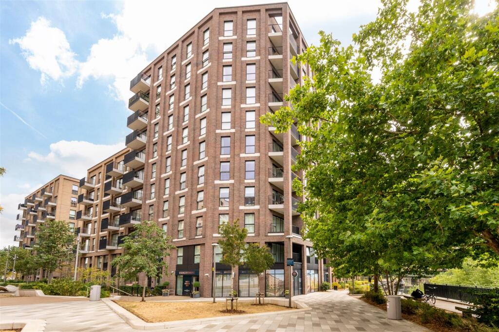 Main image of property: Carraway Street, Reading RG1