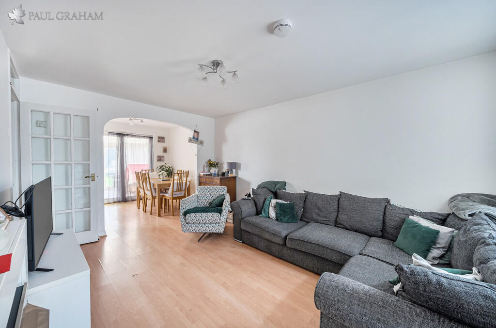 Groveside Close, Carshalton photo 4