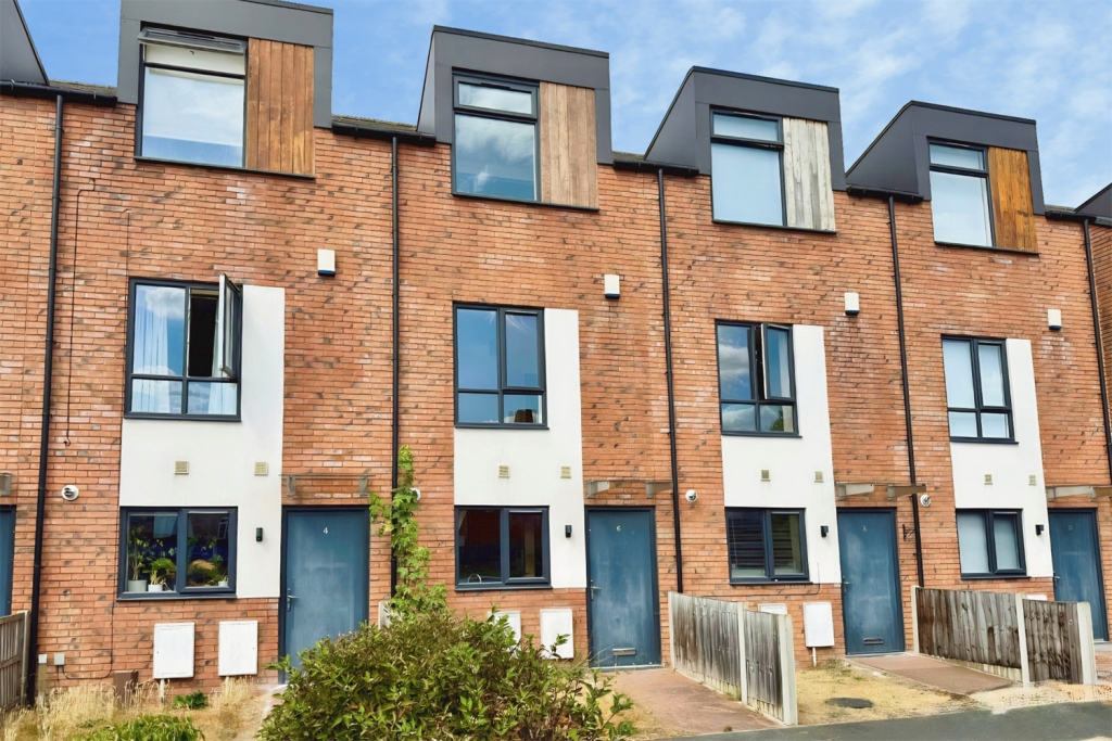 Main image of property: 6 Roberts Yard, Beeston, NG9 2LJ
