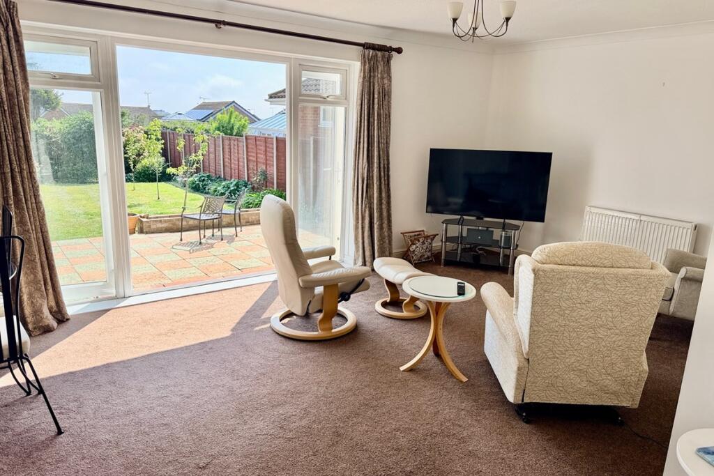 Stour Road, Durrington, Worthing, West Sussex, BN13 3LY photo 3