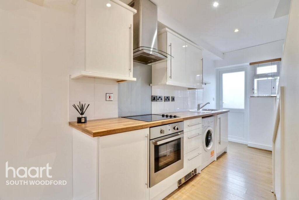Main image of property: Chigwell Road, London